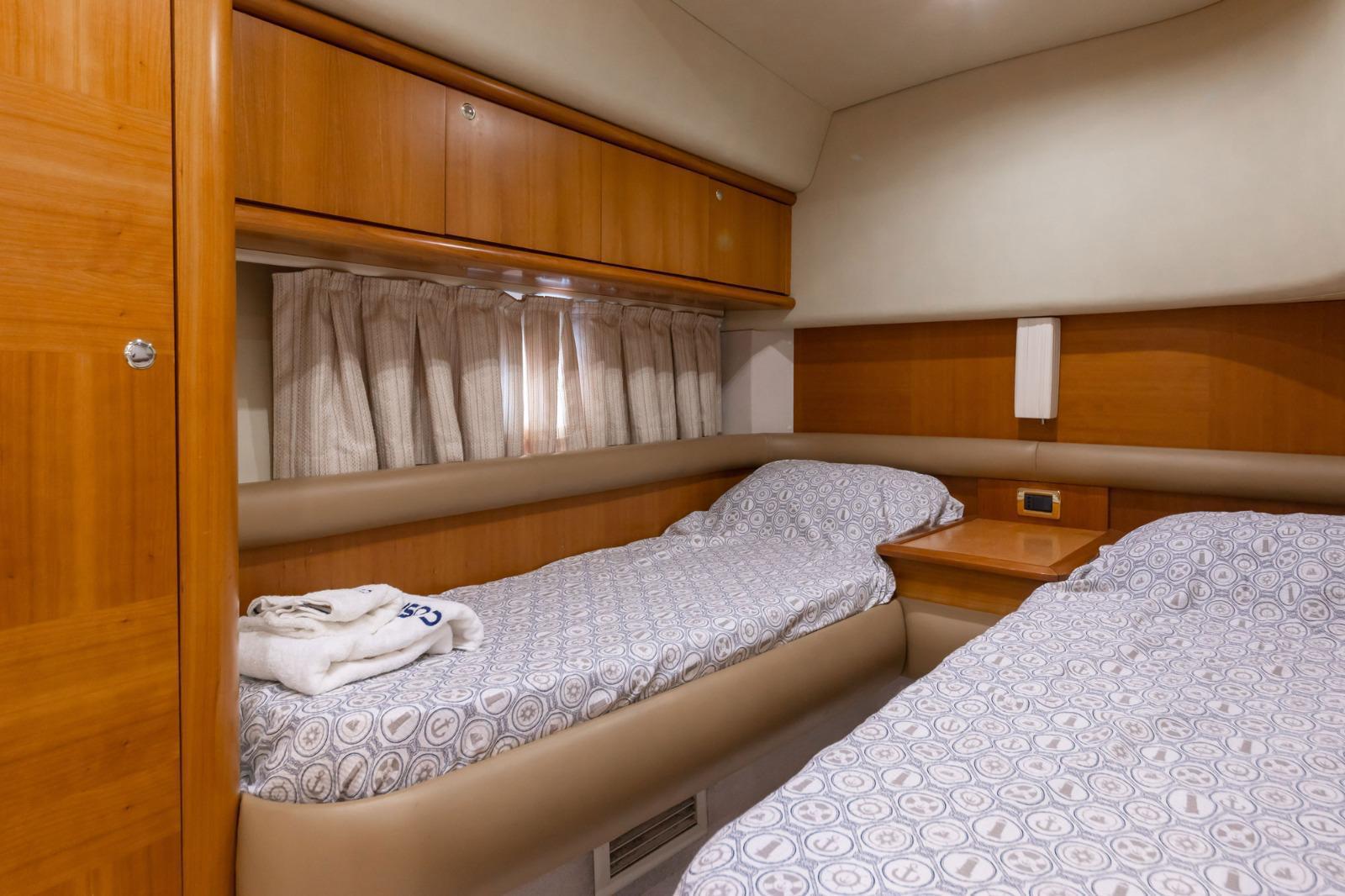 Kemer Yacht Rental 18m Azimut 55 Fly